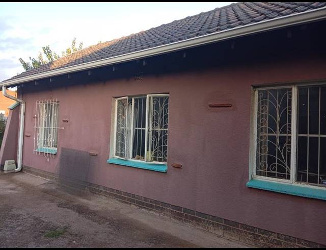4 BEDROOM PROPERTY TO RENT IN MARLANDS